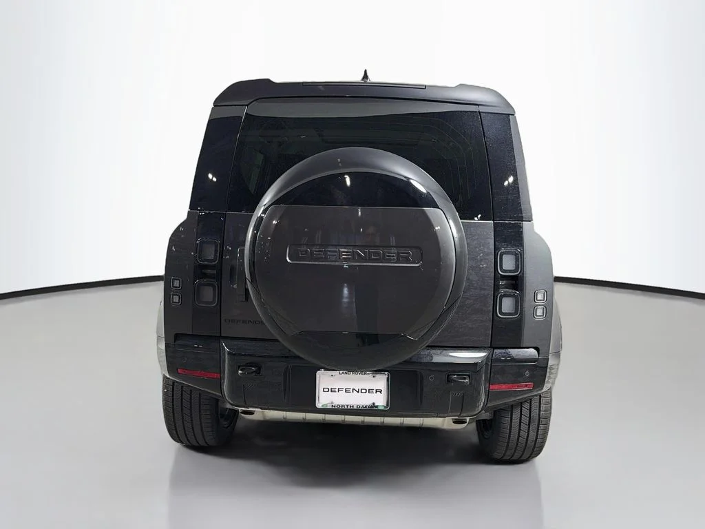 New 2026 Carpathian Grey Land Rover X-Dynamic SE image 6