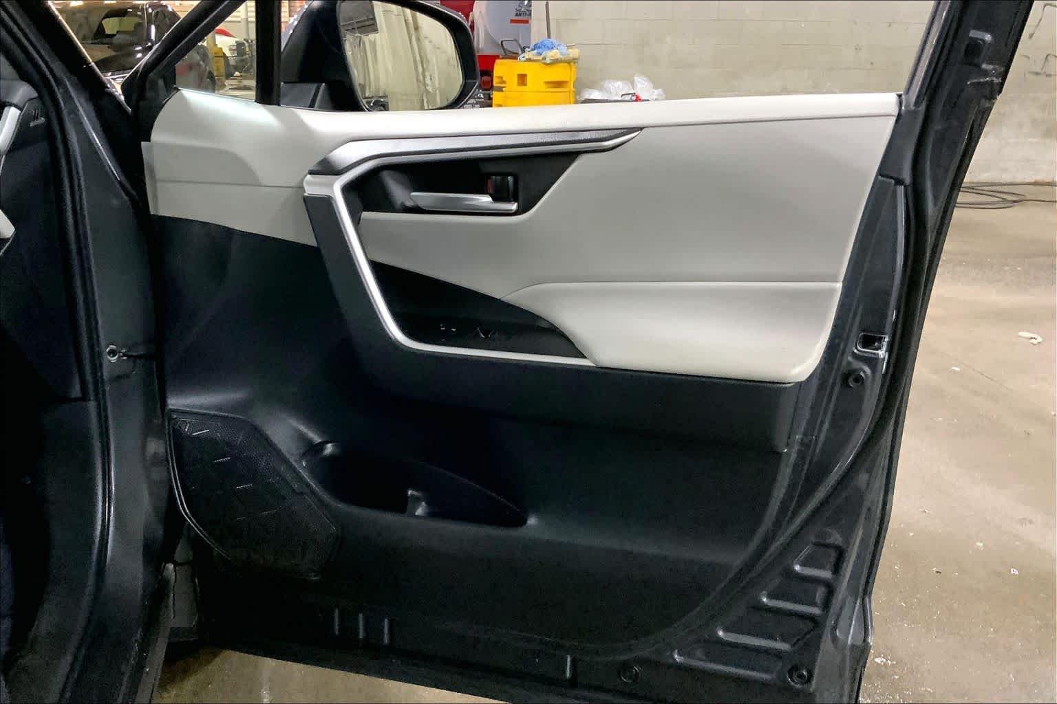 Used 2024 Magnetic Gray Metallic Toyota Hybrid XLE image 23