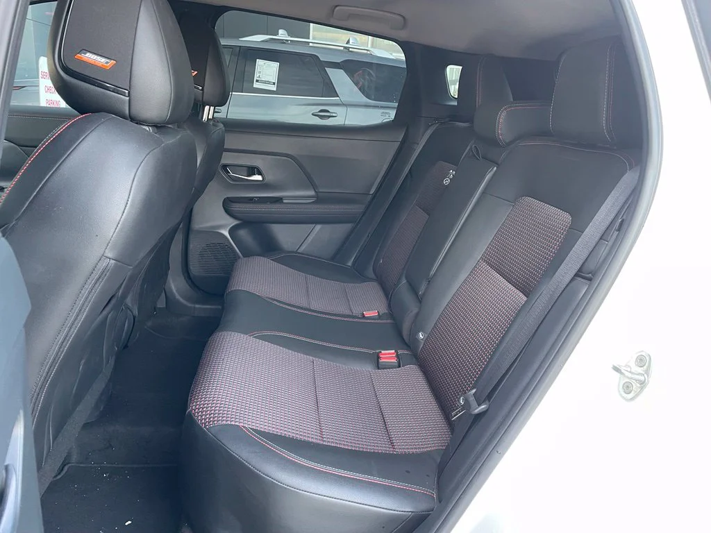 Used 2025 White Nissan SR image 16
