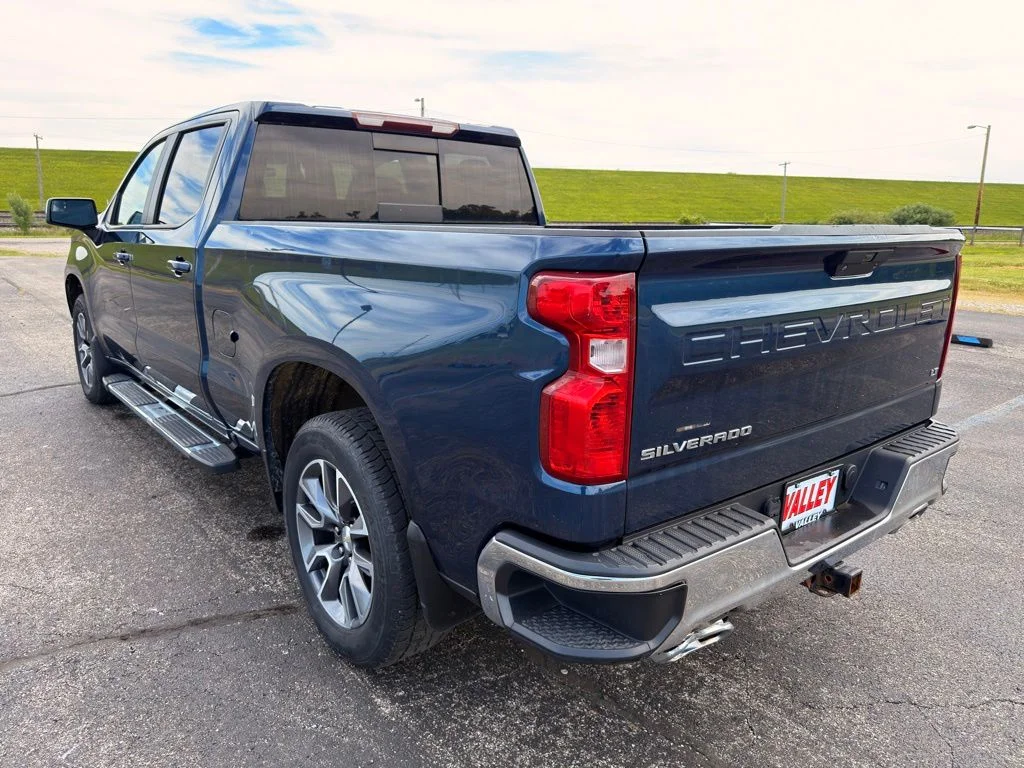 Used 2020 Blue Chevrolet LT image 9