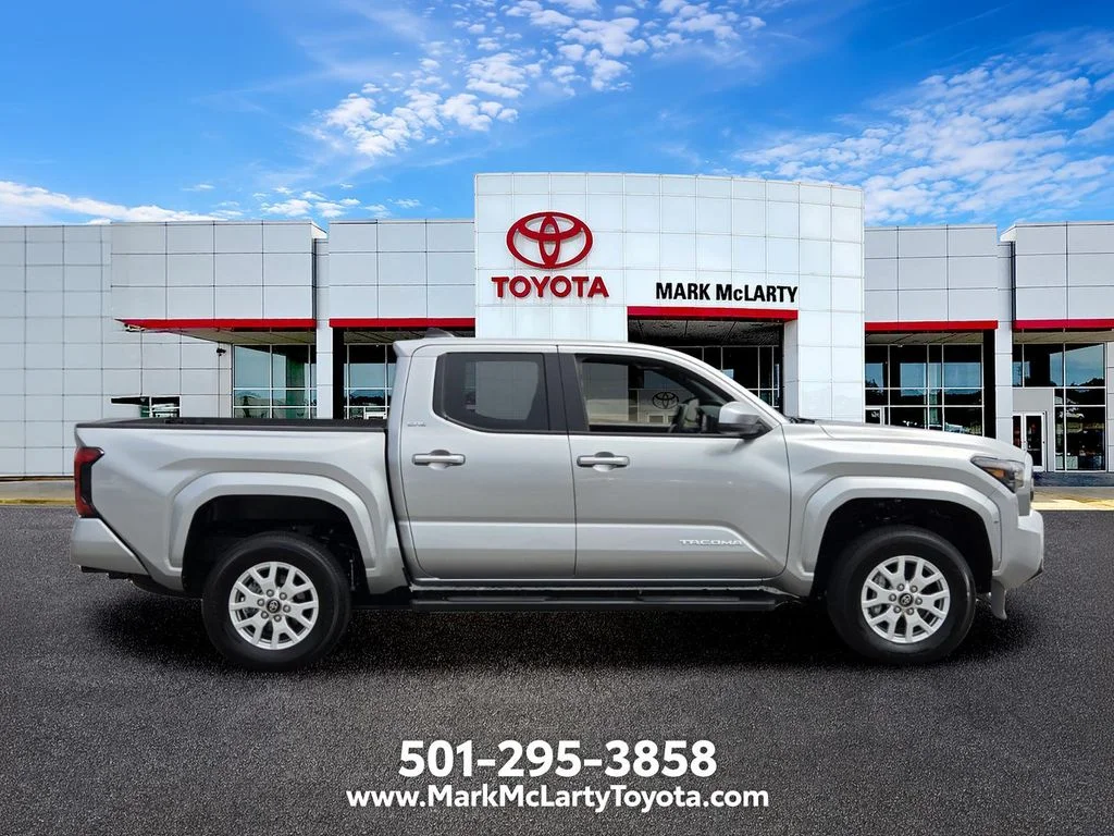Used 2025 Silver Toyota SR5 image 6