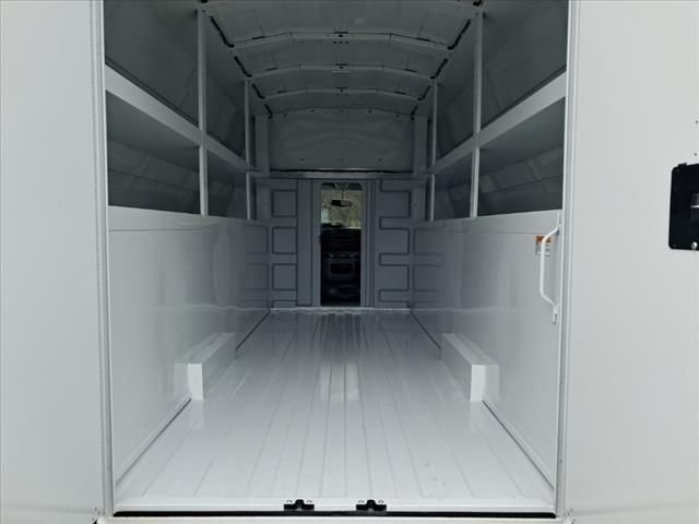 New 2025 Oxford White Ford E-350 SRW image 23