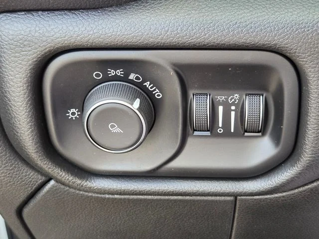 Used 2019 White Ram Big Horn image 25