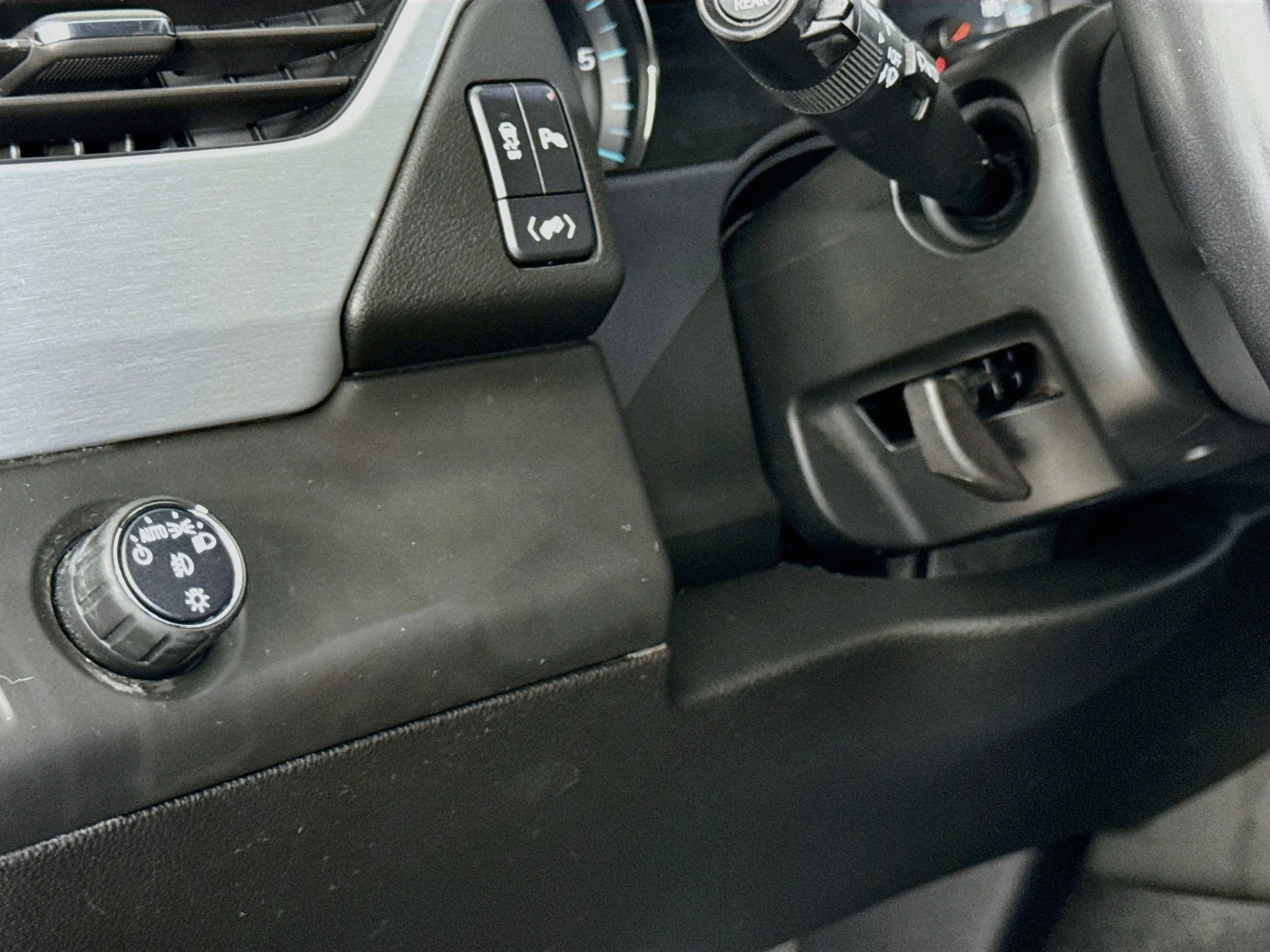 Used 2019 SUMMIT WHITE GMC SLE image 12