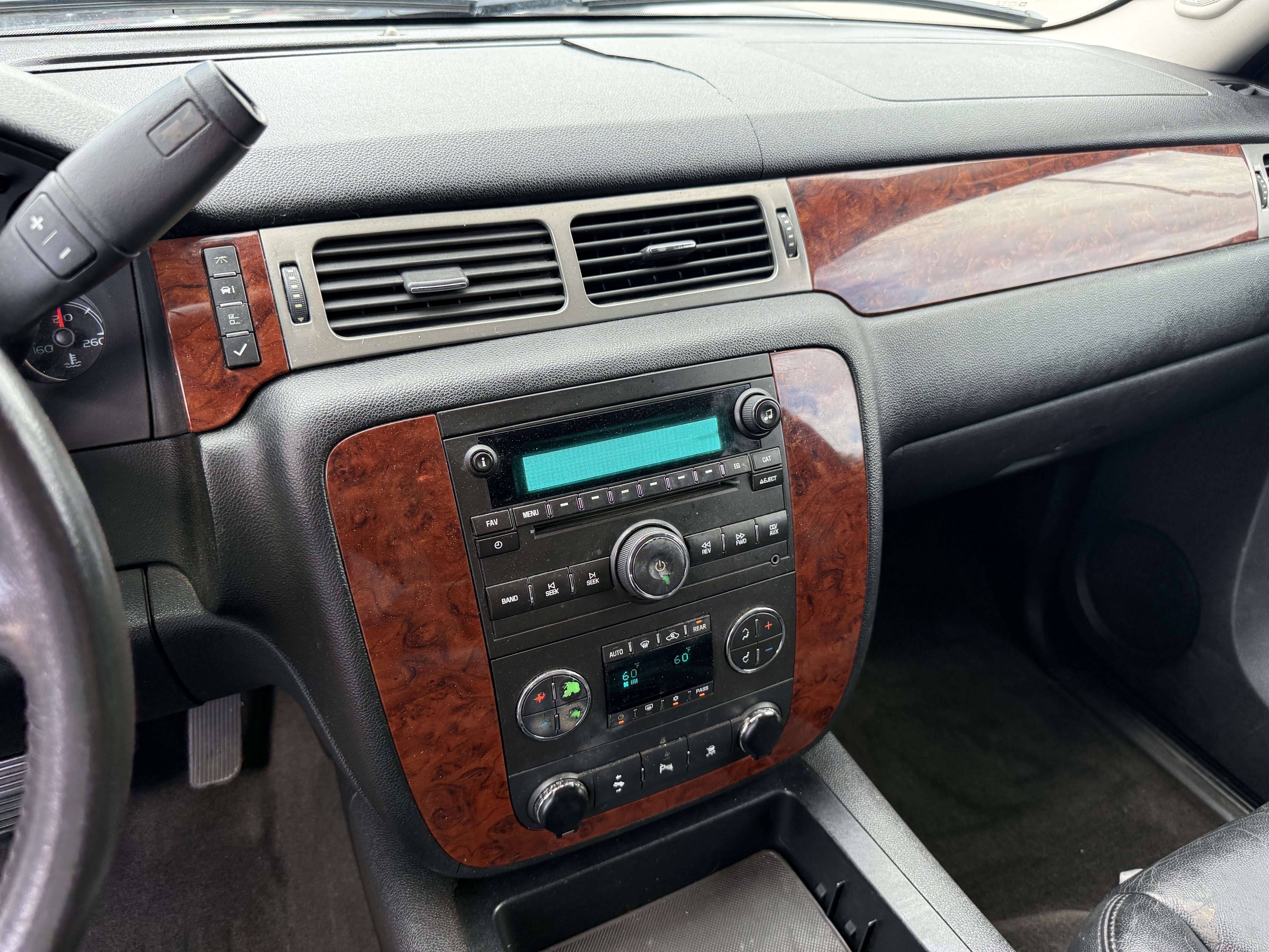 Used 2010 Taupe Gray Metallic Chevrolet LT image 18