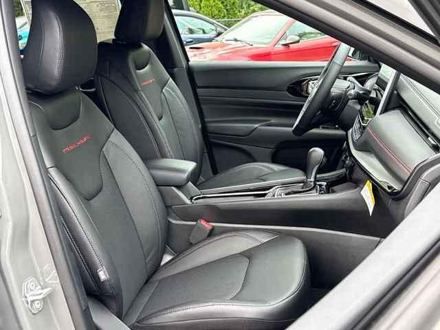 New 2026 Sting-Gray Clear-Coat Exterior Paint Jeep Trailhawk image 24