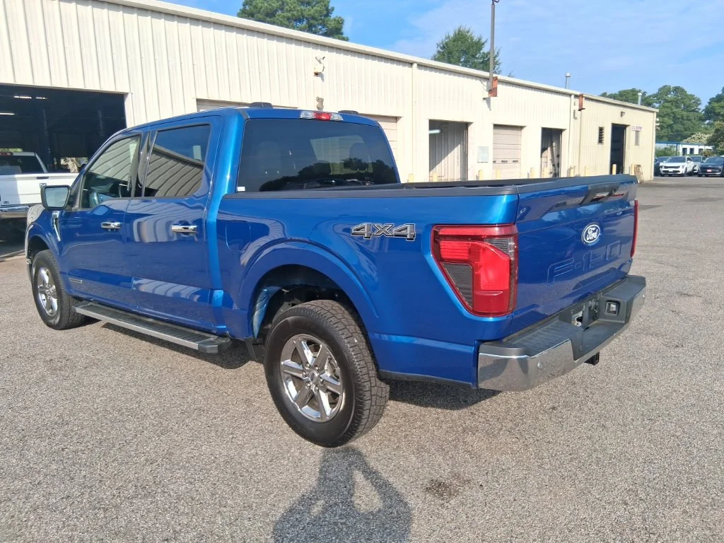 Used 2024 Blue Ford XLT image 3