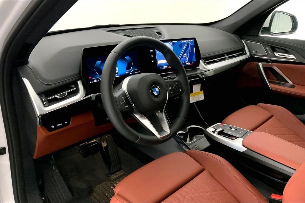 New 2027 Mineral White Metallic BMW xDrive28i image 4