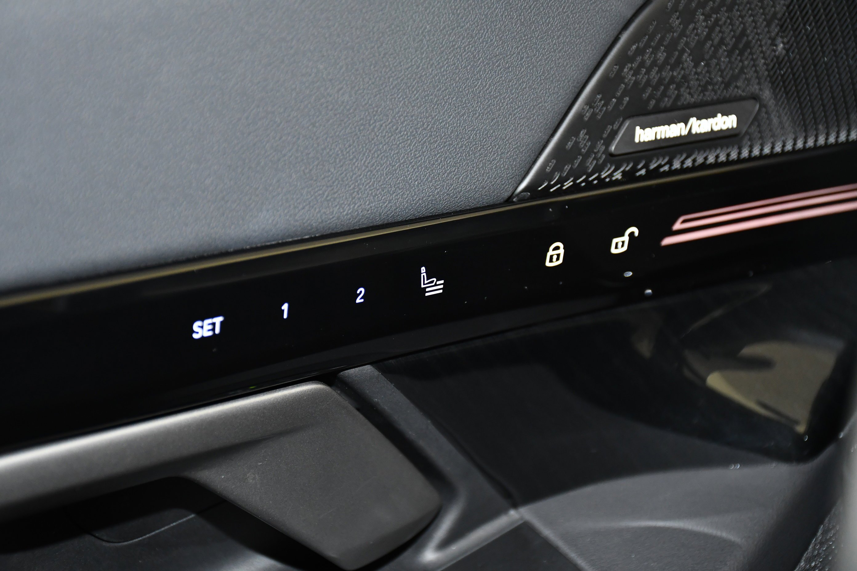 2025 BMW 5 Series 530i - Photo 34