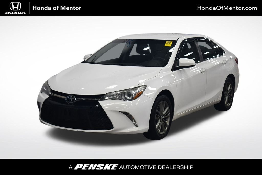 Used 2017 Super White Toyota SE image 1