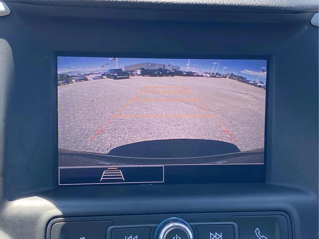 Used 2024 Ebony Twilight Metallic GMC SLE image 27