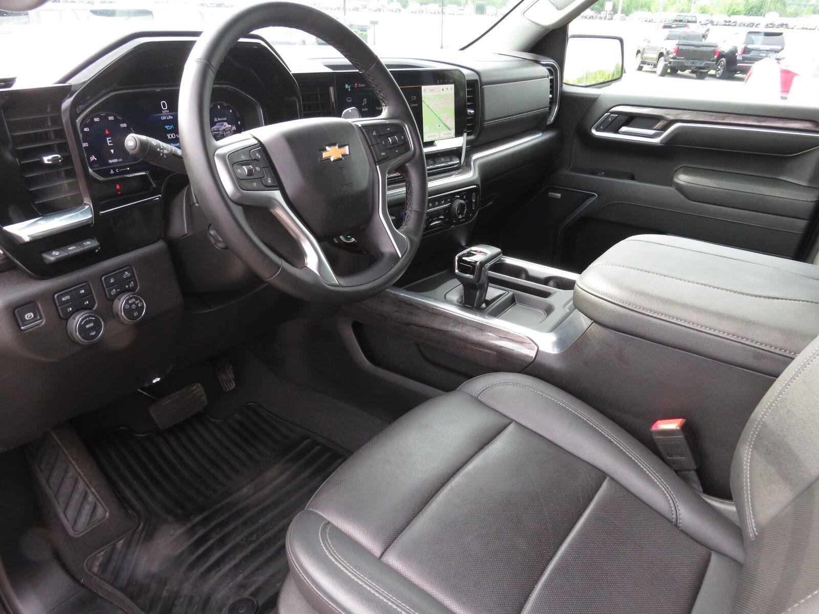 Used 2025 Black Chevrolet LTZ image 24
