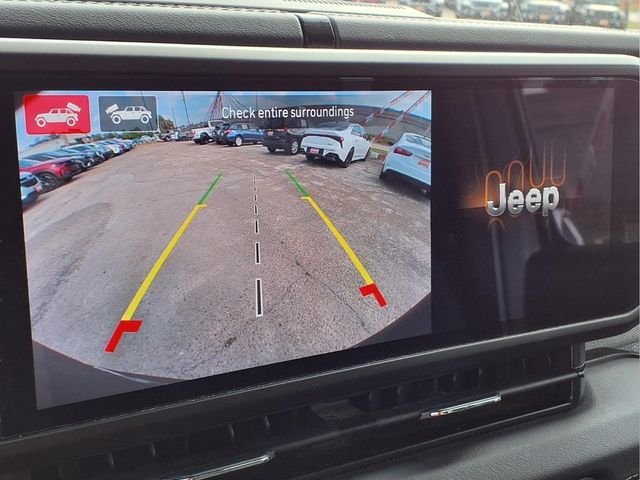 Used 2024 White Jeep Sahara image 22