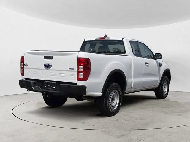 Used 2020 White Ford XL image 3
