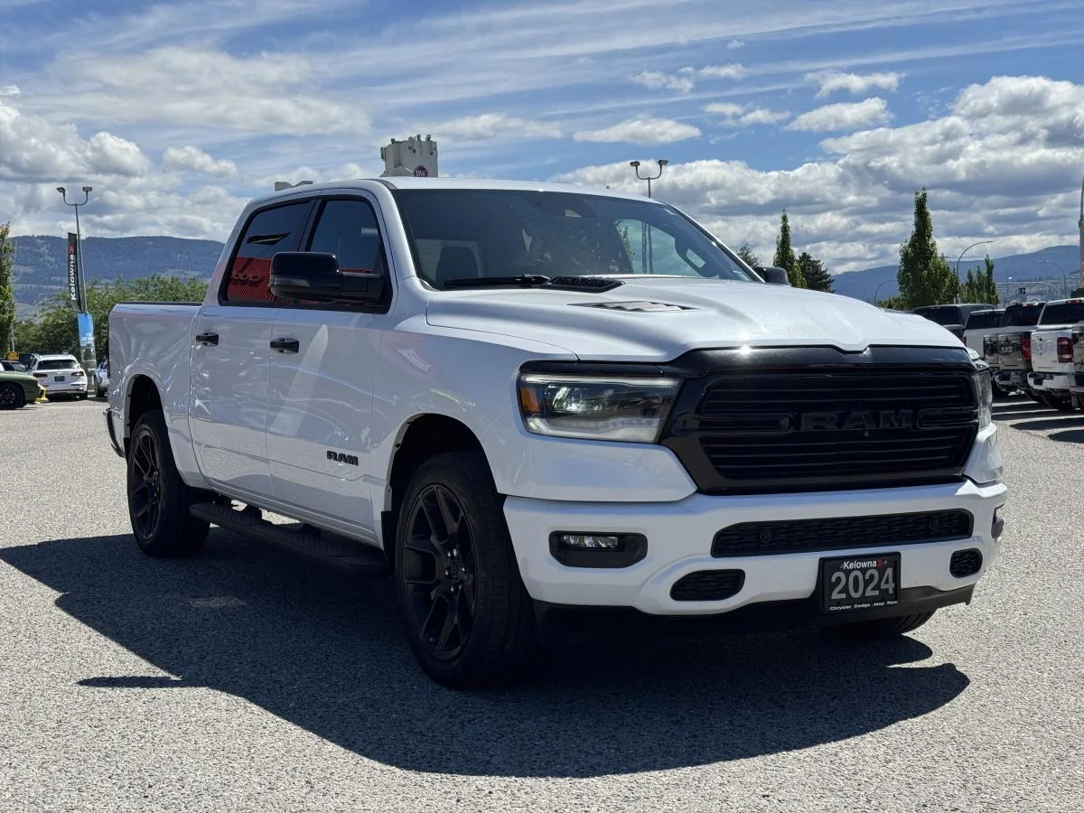 Used 2024 White RAM Laramie 4x4 Crew Cab image 4