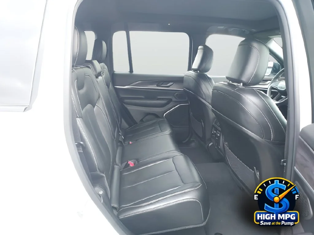 Used 2024 White Jeep 4xe image 25
