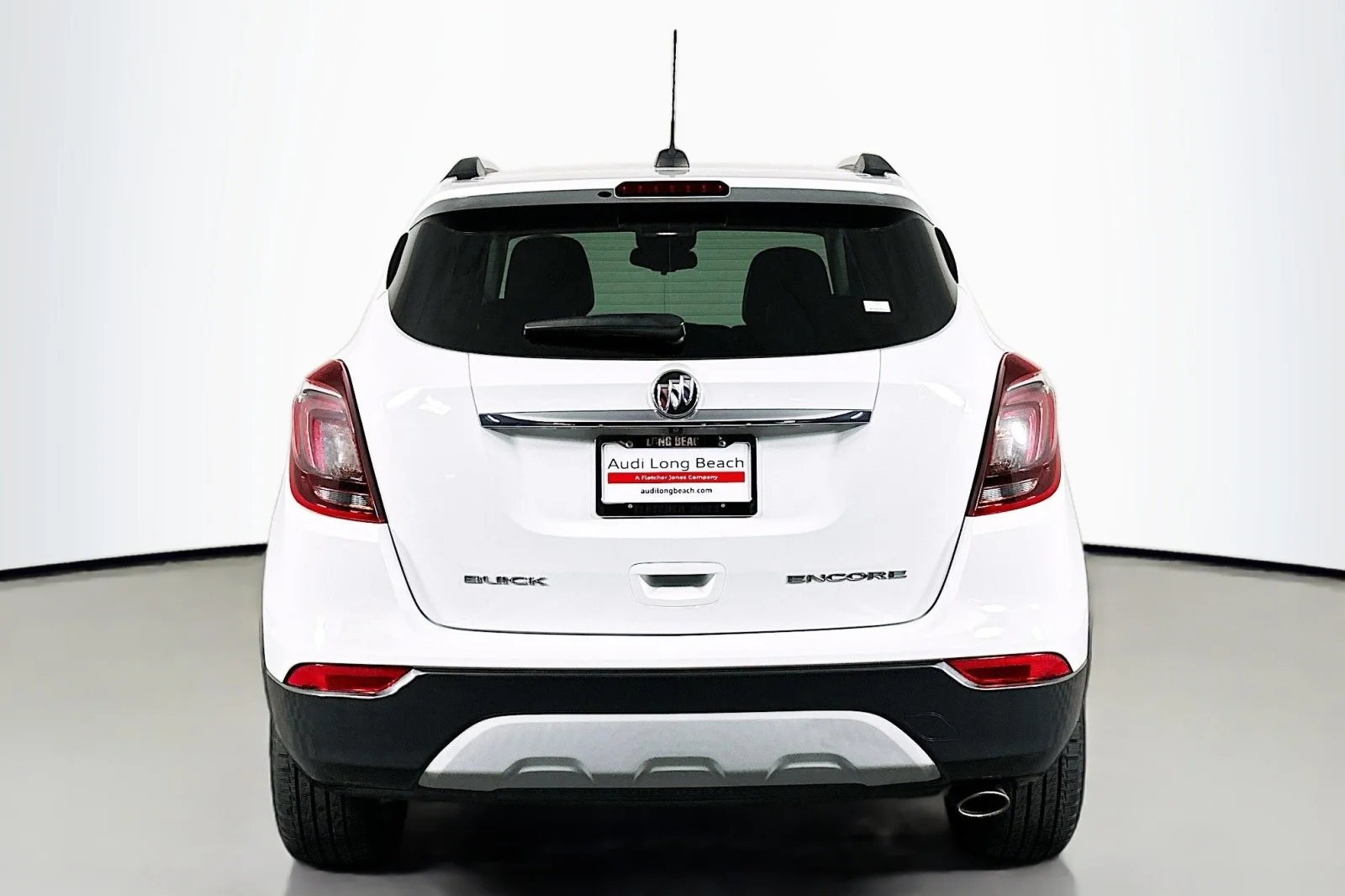 Used 2018 Summit White Buick Preferred image 3
