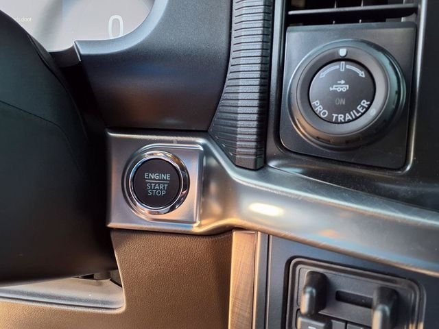 Used 2025 White Ford King Ranch image 15