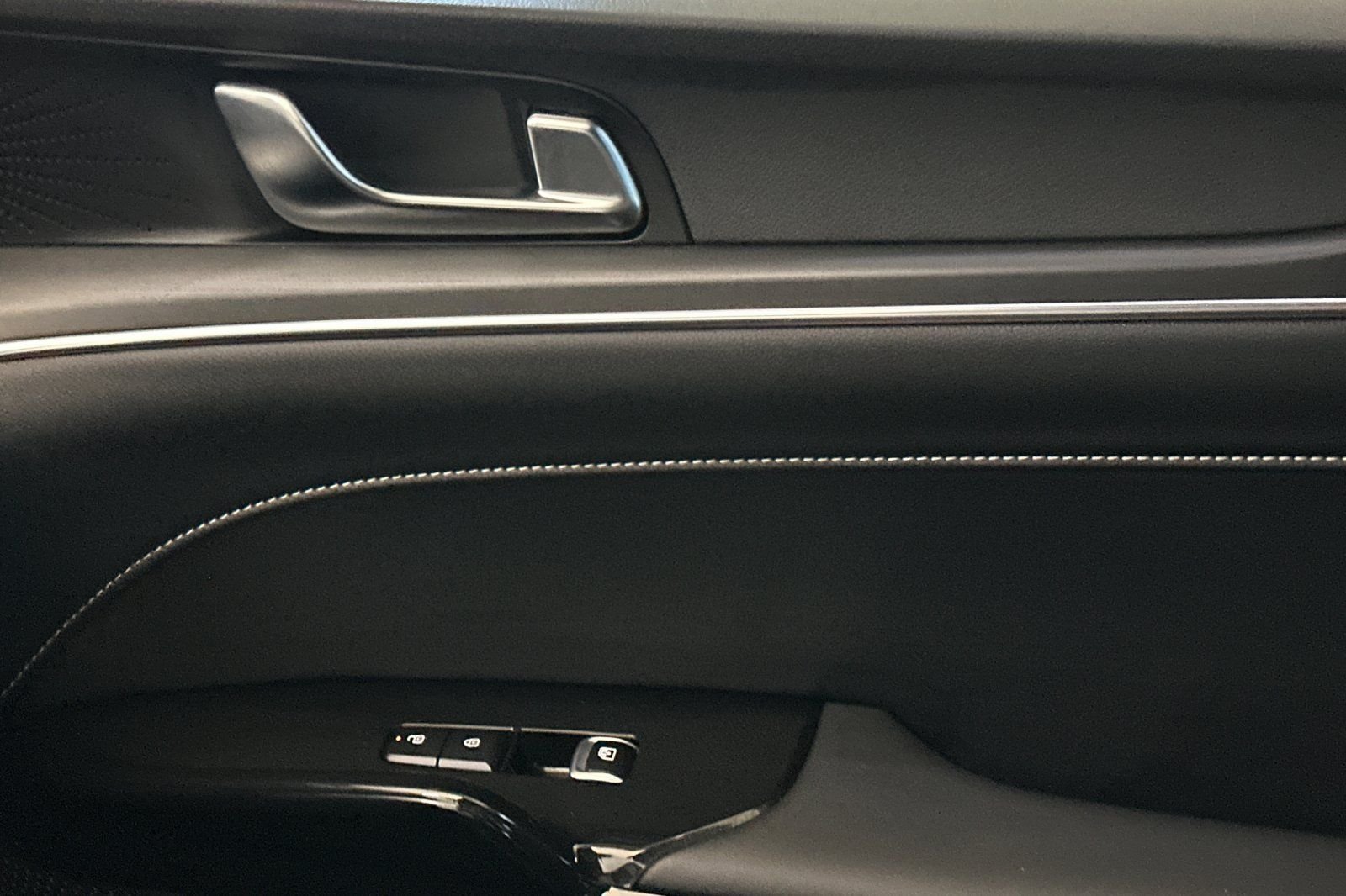 Used 2025 Gray Kia GT-Line image 18