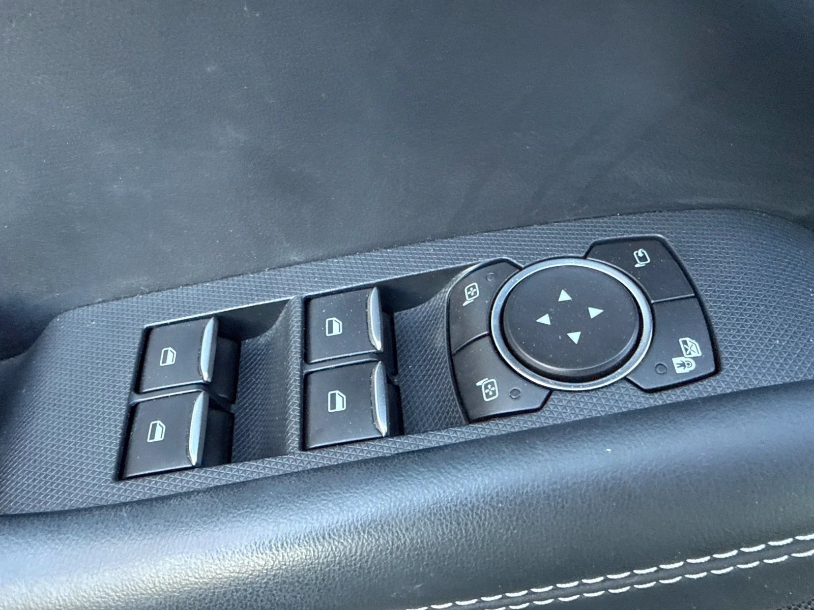 Used 2021 Gray Ford Select image 11