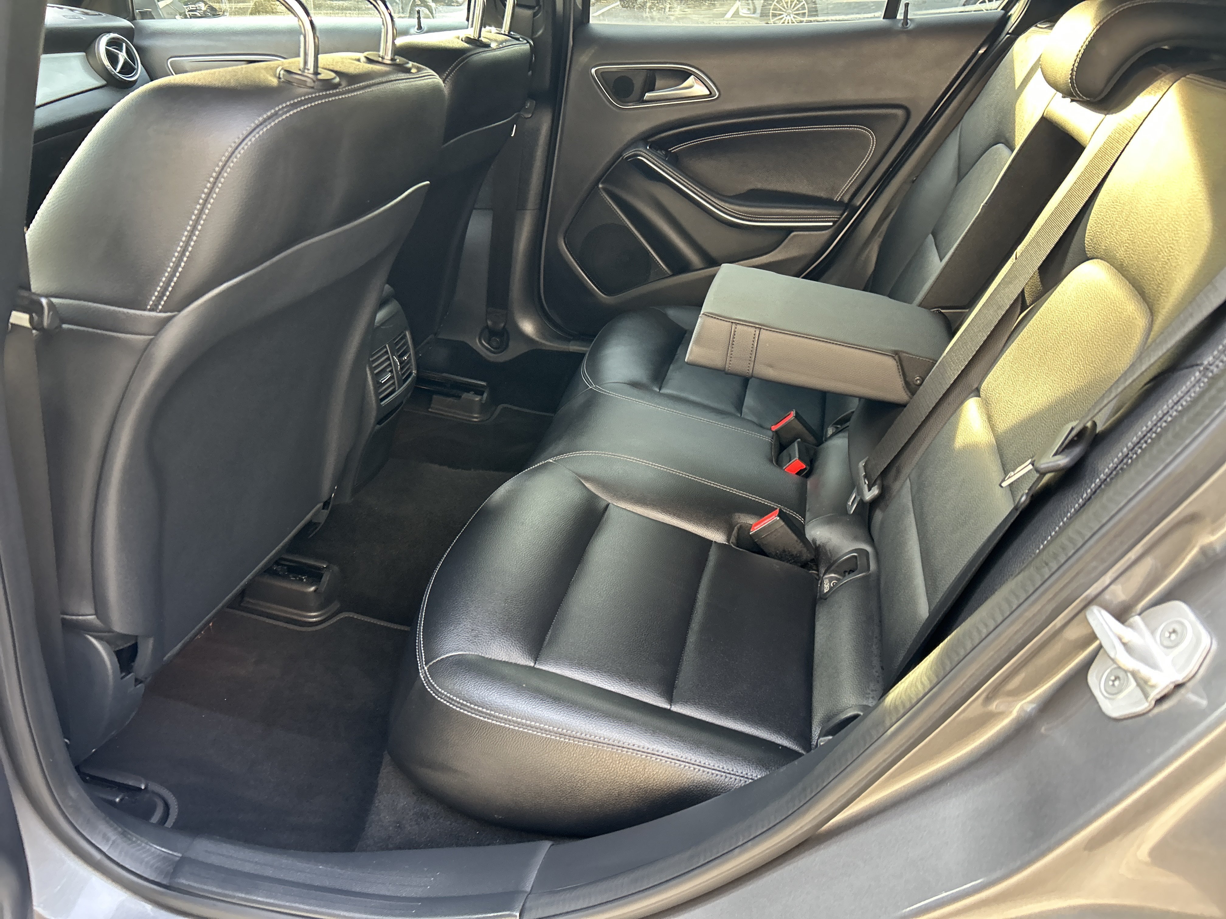 Used 2016 Mountain Gray Metallic Mercedes-Benz GLA 250 SUV image 36