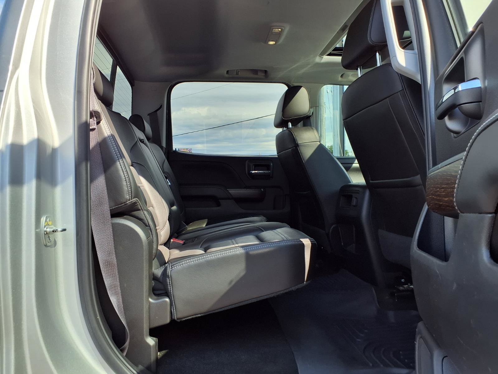 Used 2017 QUICKSILVER METALLIC GMC Denali image 33