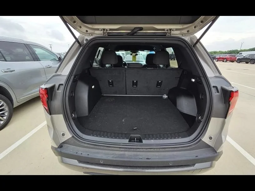 Used 2025 Riverstone Metallic GMC Elevation image 4