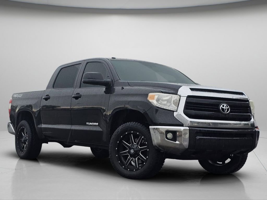 Used 2015 Black Toyota SR5 image 2