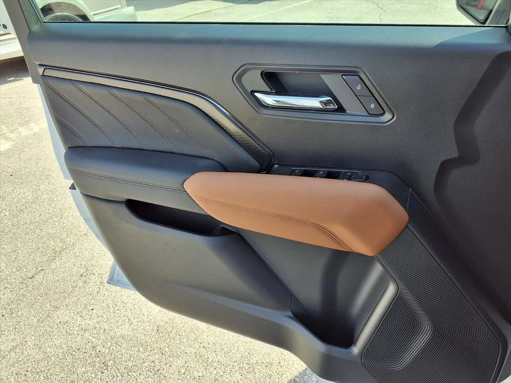 2026 GMC Canyon AT4 - Photo 12