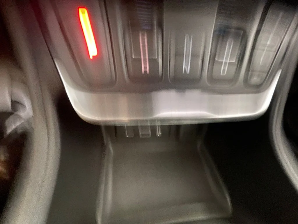 Used 2020 White GMC SLT image 19