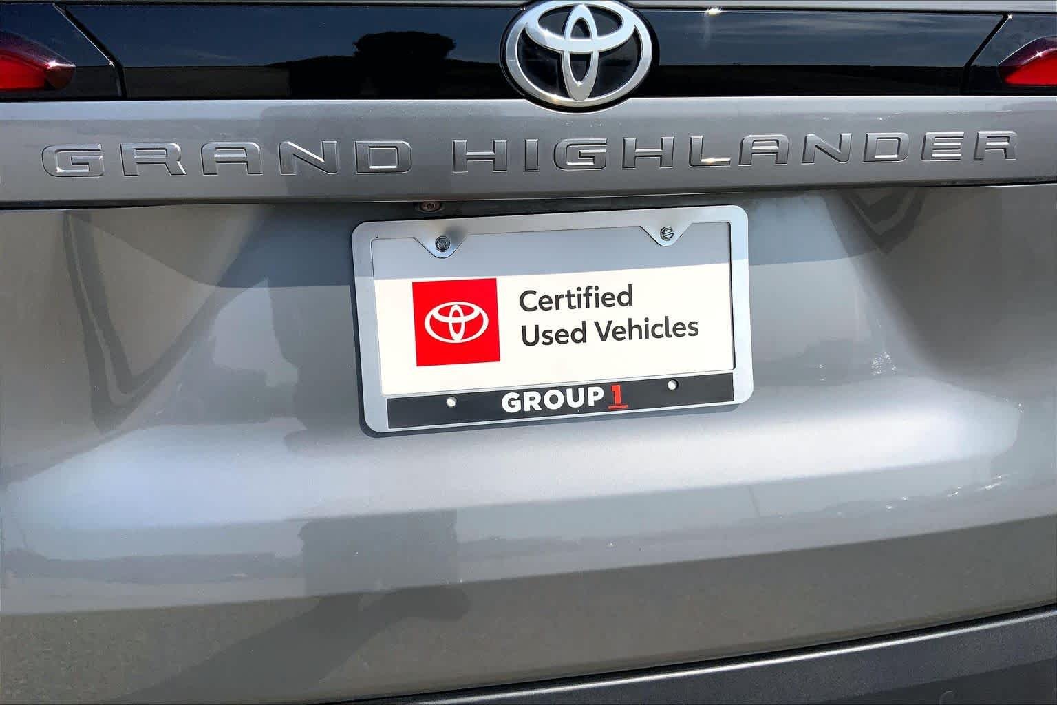 Used 2026 Heavy Metal Toyota Hybrid MAX Platinum image 10