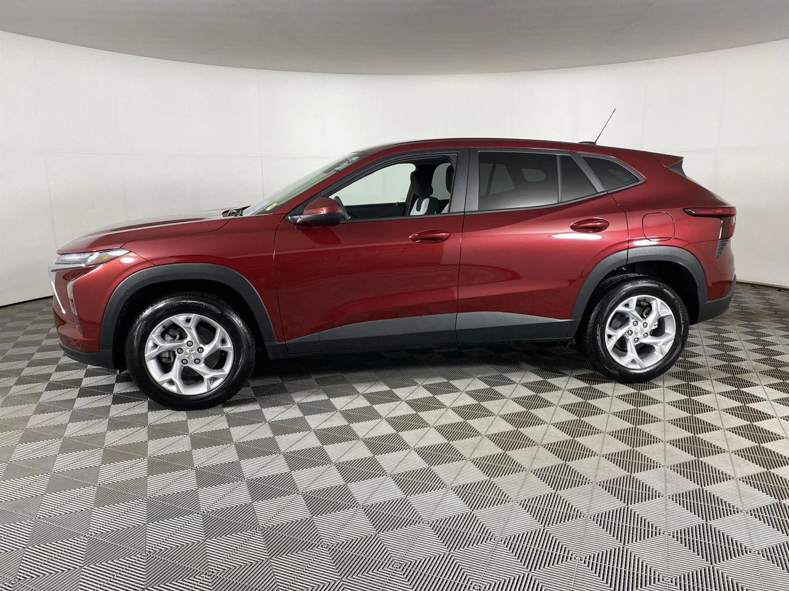 Used 2025 Crimson Metallic Chevrolet LS image 4