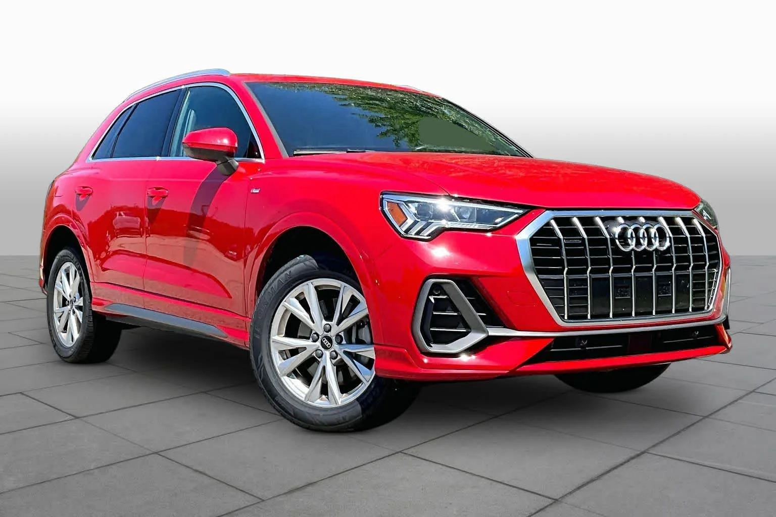 Certified Used 2025 Progressive Red Audi S line Premium image 3