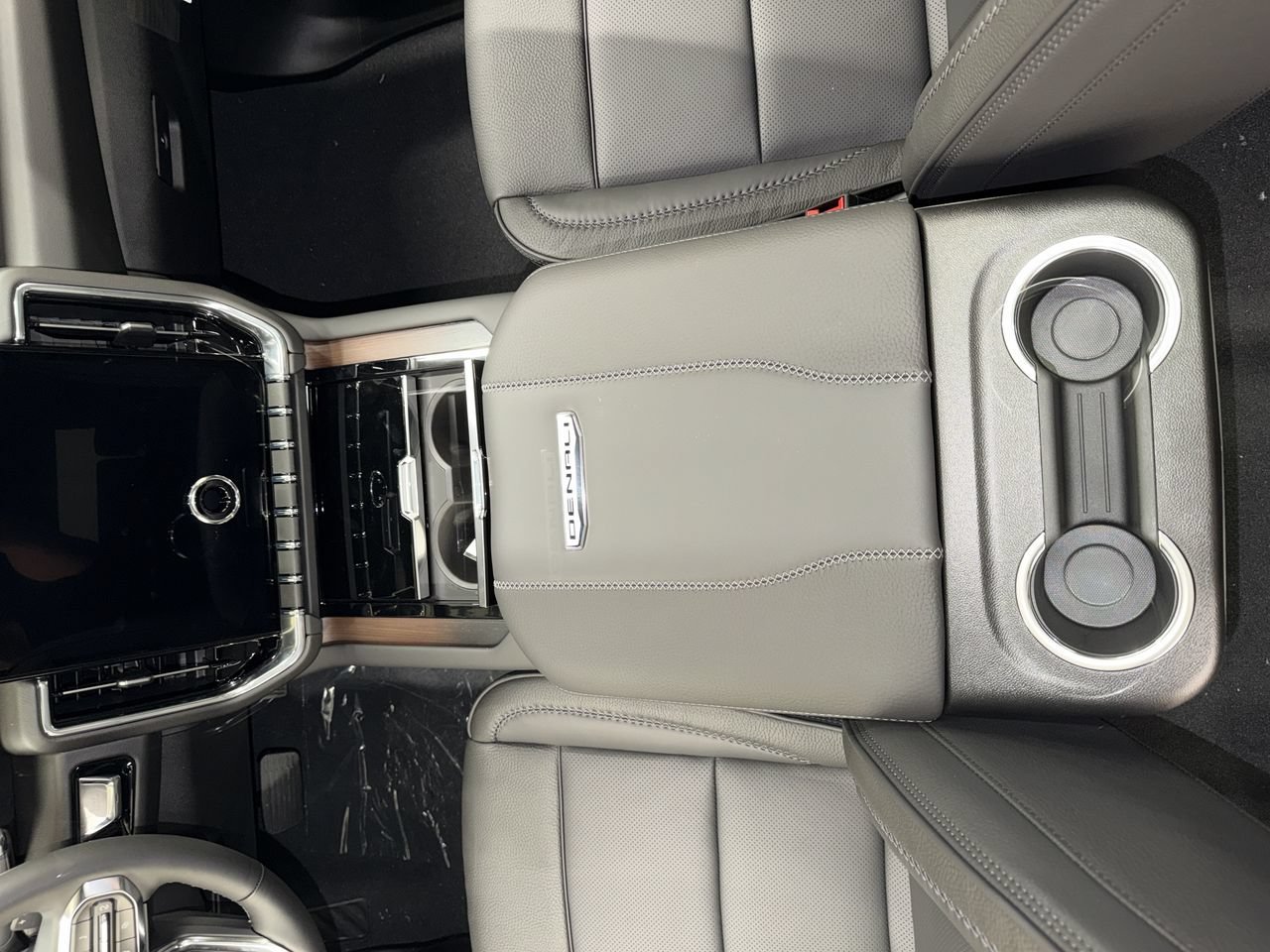 2027 GMC Yukon XL Denali - Photo 23