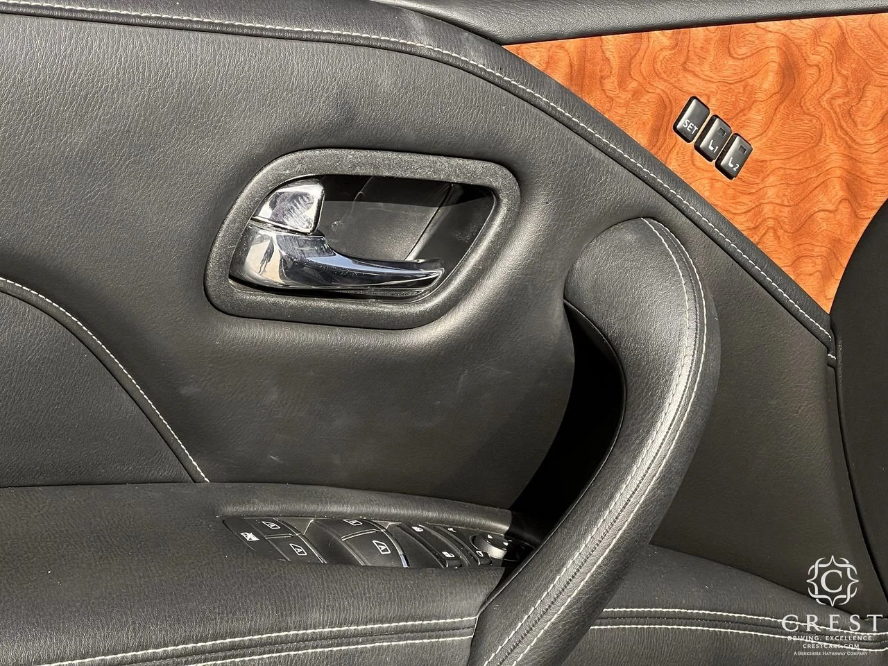Used 2019 Hermosa Blue INFINITI LUXE image 21
