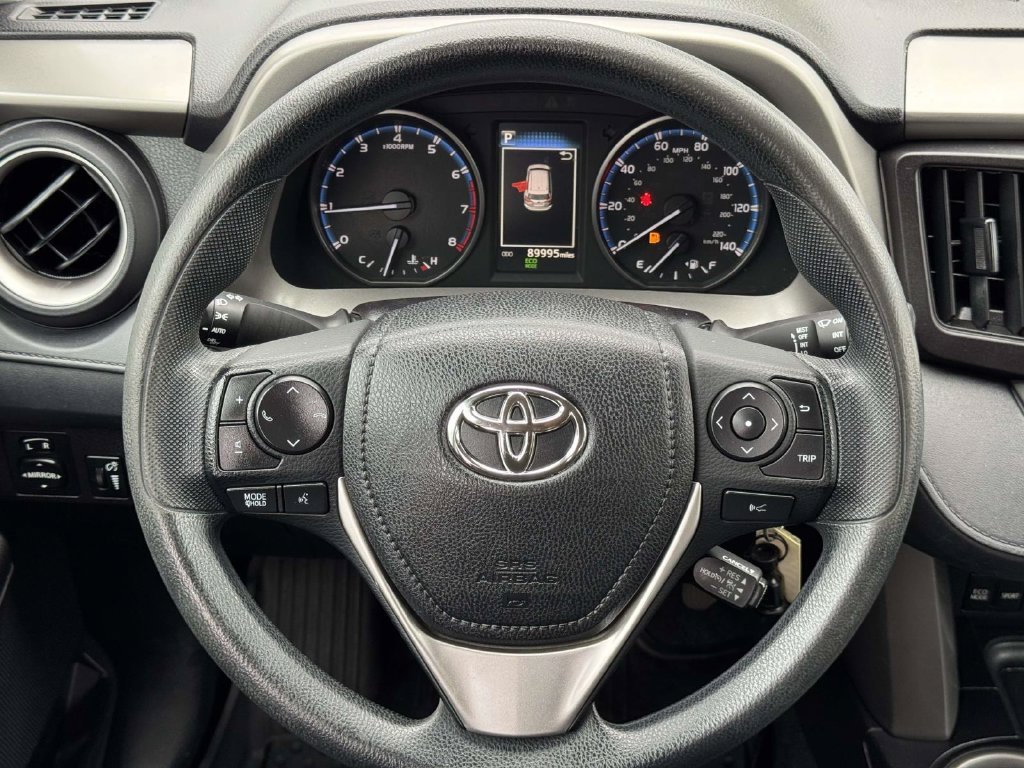 Used 2018 Red Toyota LE image 10