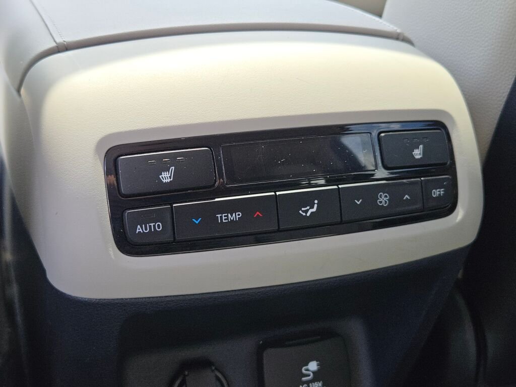 Used 2021 White Hyundai SEL image 18