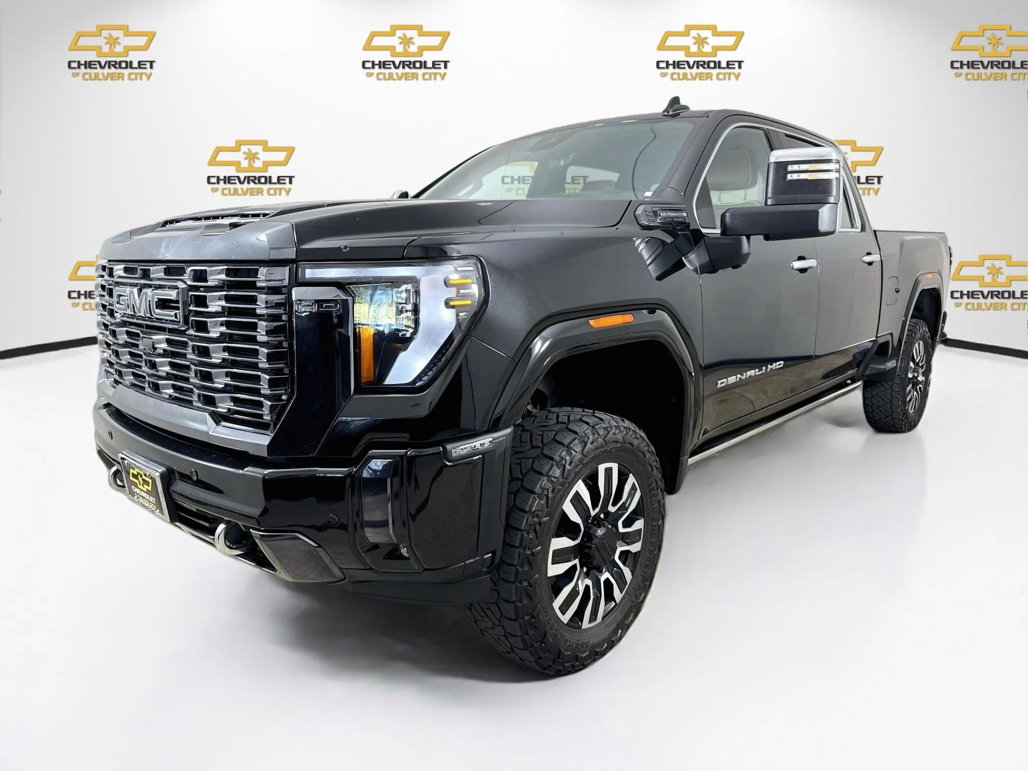 Used 2024 Onyx Black GMC Denali Ultimate image 3