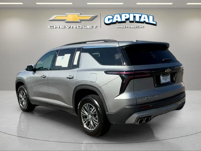 Used 2025 Gray Chevrolet LT image 3