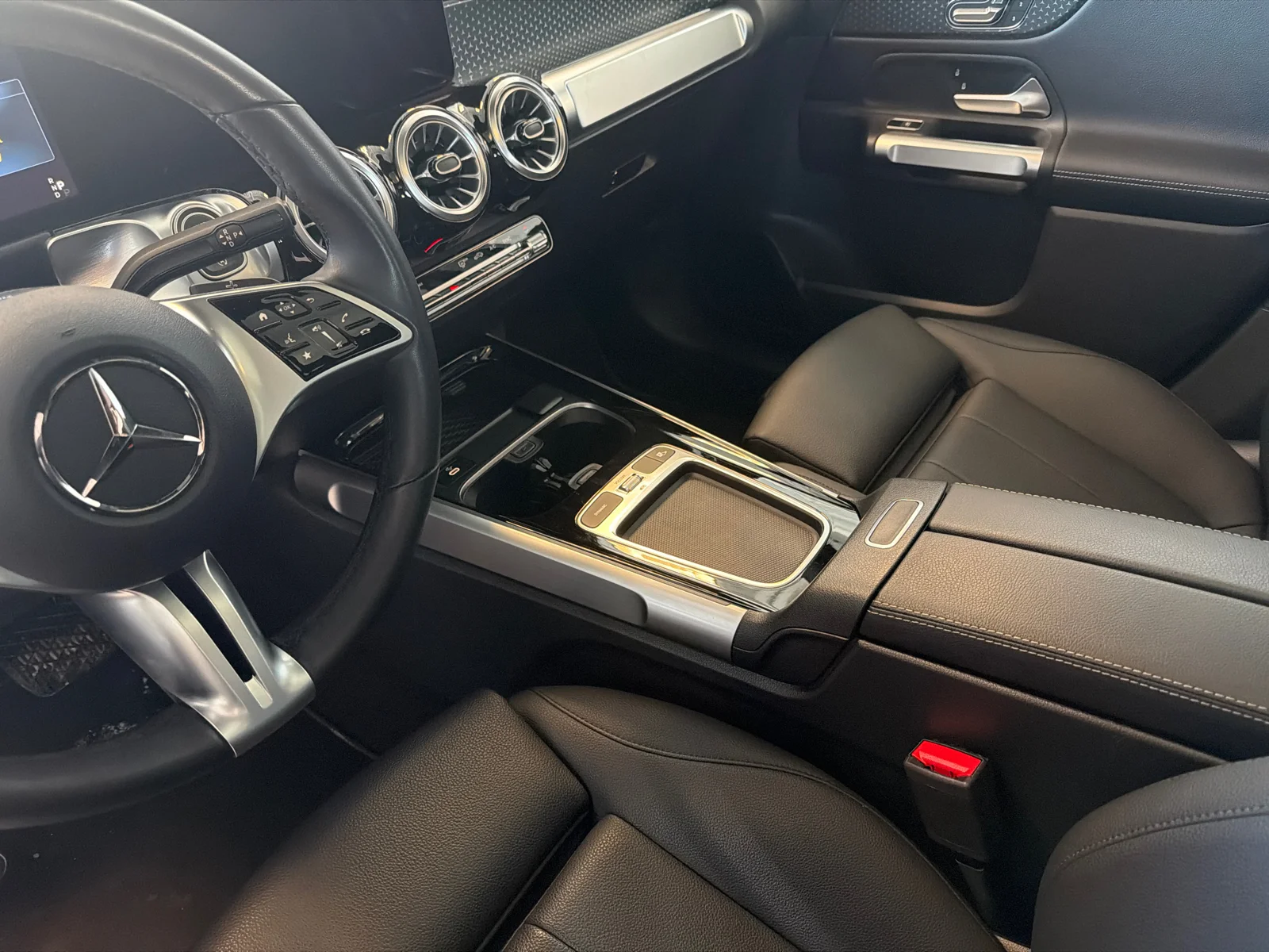 Certified Used 2025 Black Mercedes-Benz Glb 250 image 11