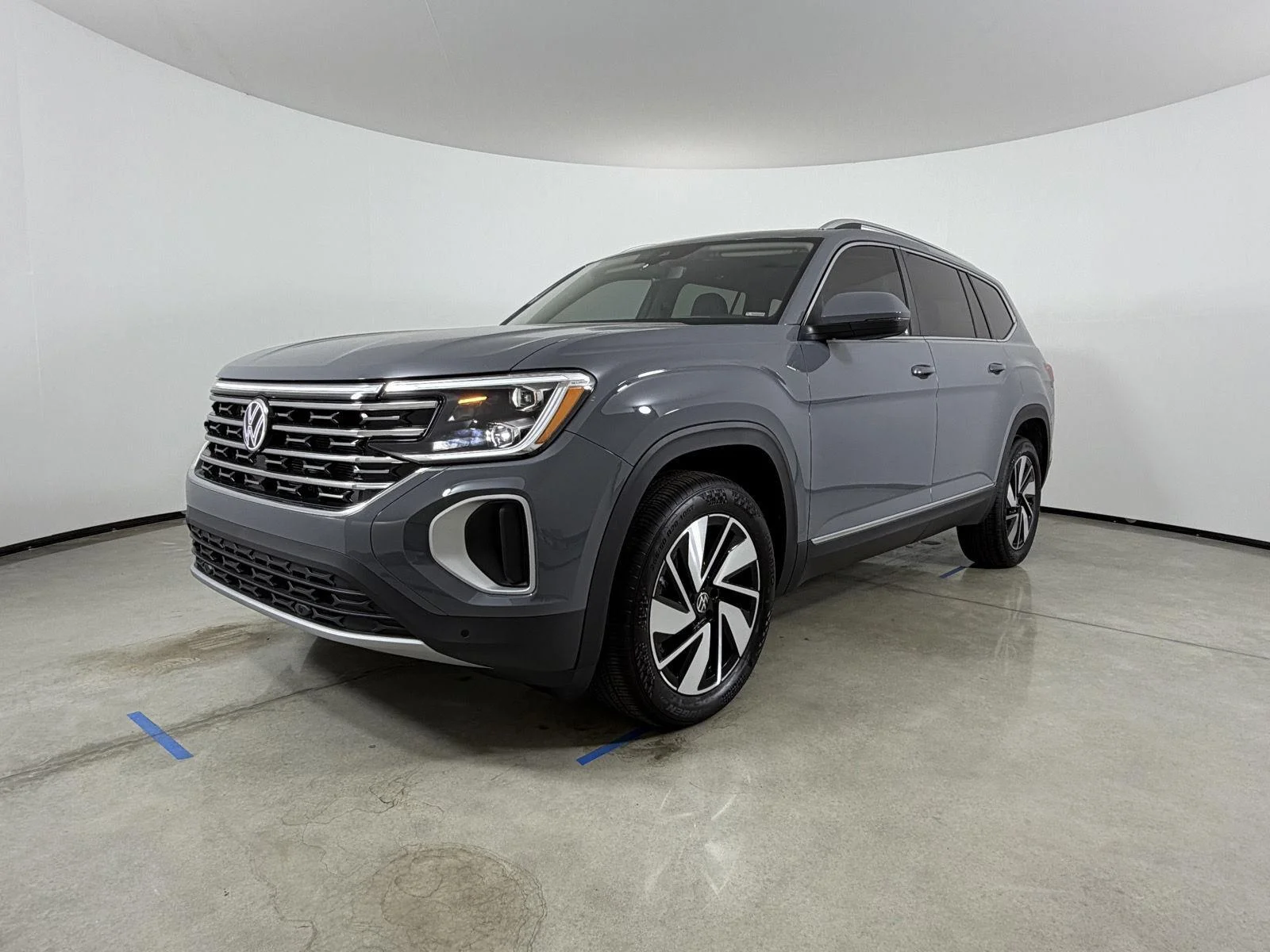 New 2026 Pure Gray Volkswagen 2.0T SEL image 1