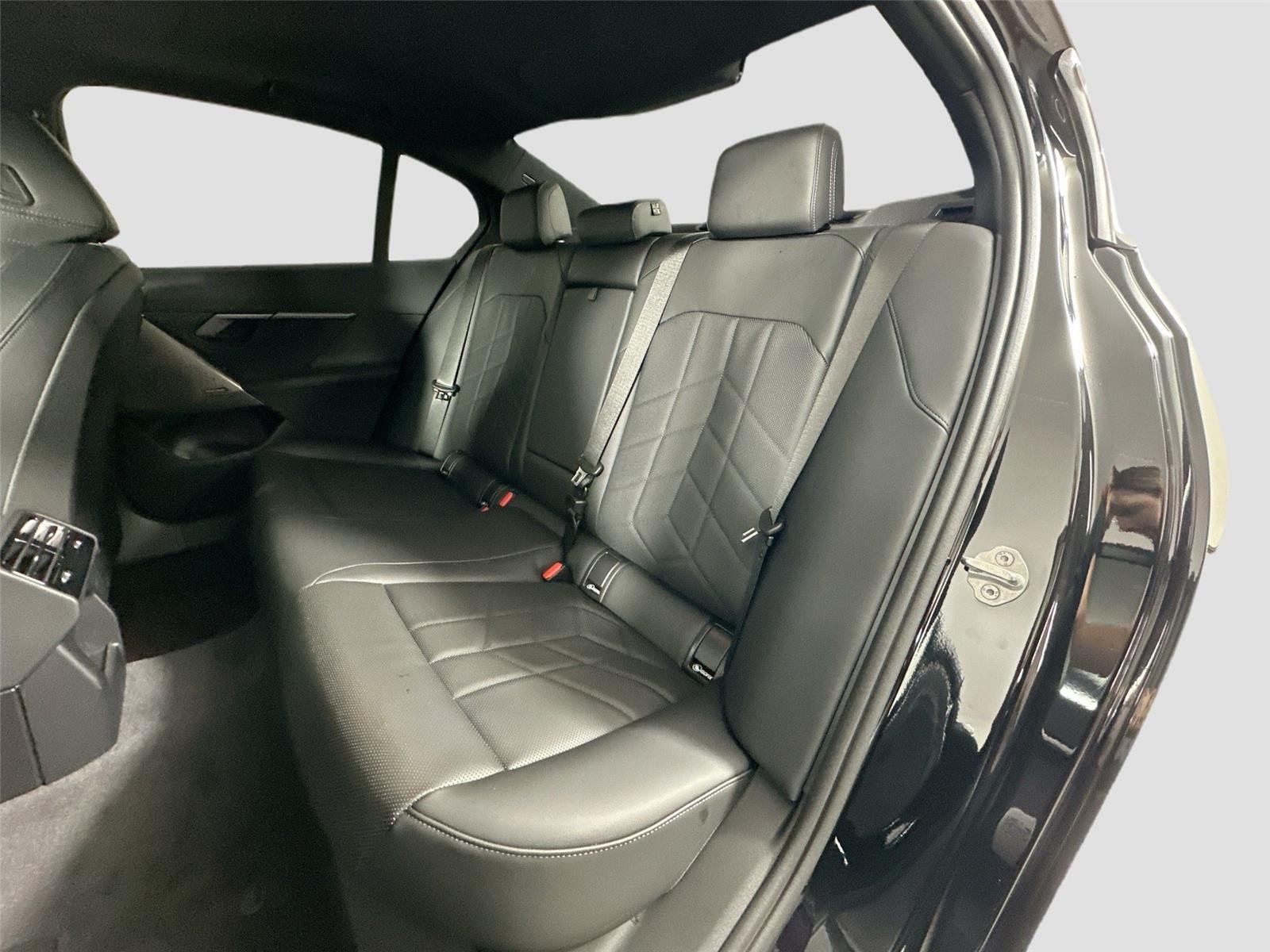 New 2026 Black Sapphire Metallic BMW 530i xDrive image 26