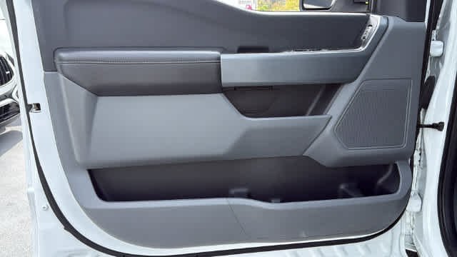 Used 2023 Oxford White Ford XLT image 11