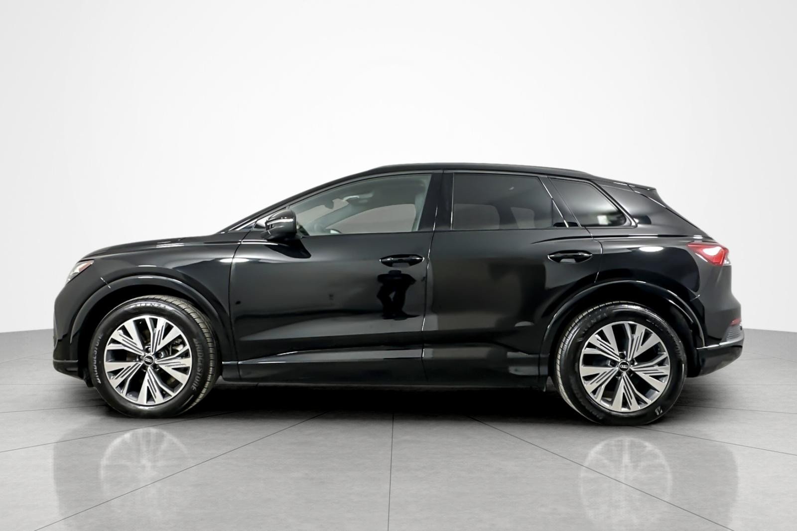 Used 2025 Mythos Black Metallic Audi Premium 45 RWD image 2