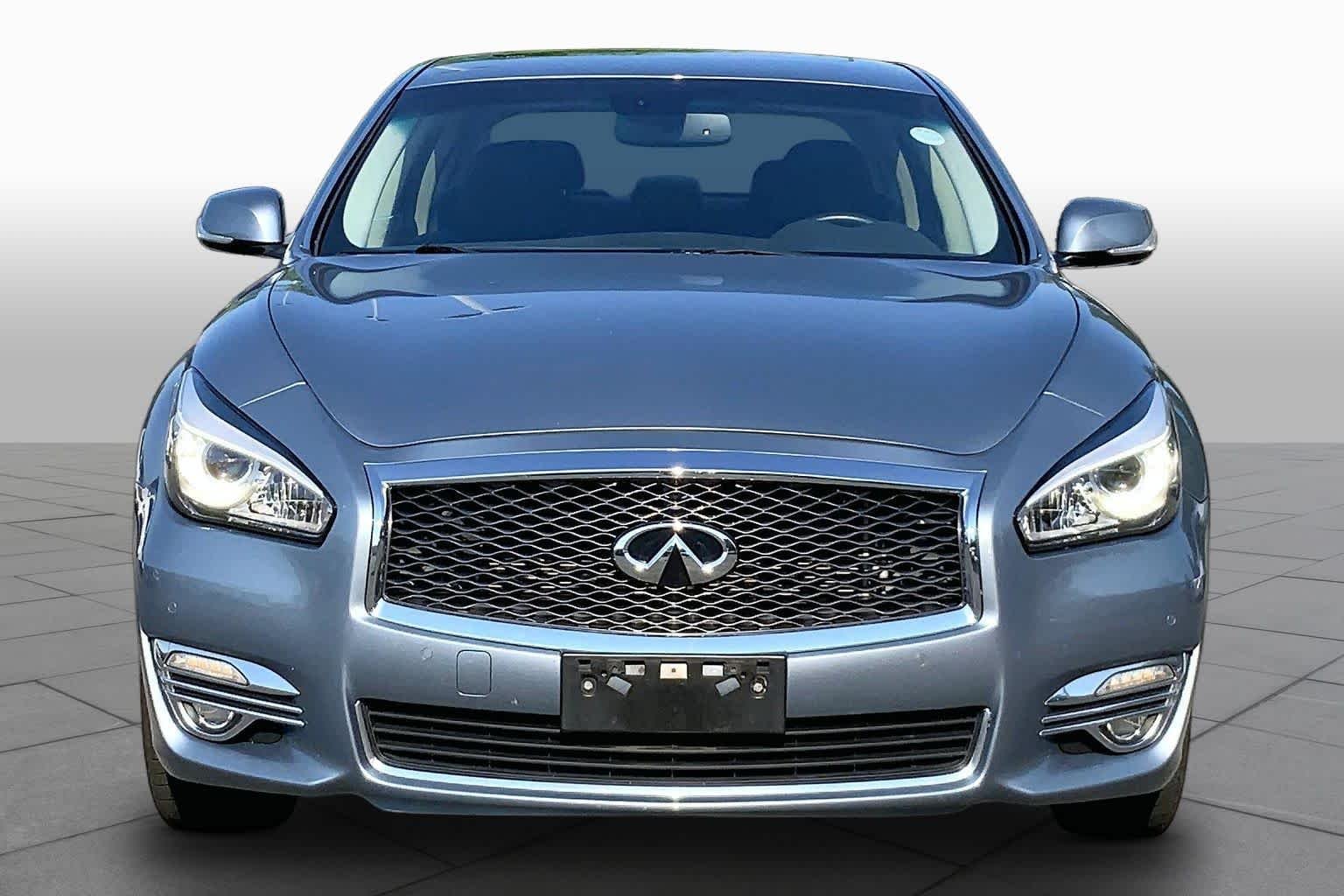 Pre-Owned 2016 INFINITI Q70