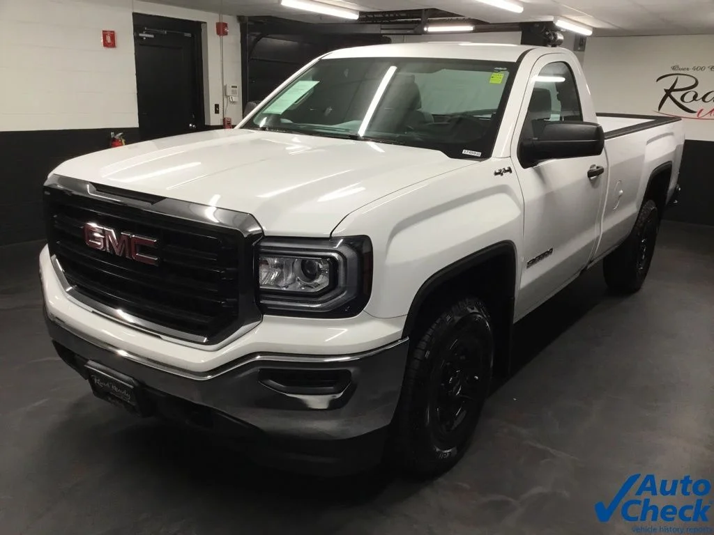Used 2018 White GMC Base image 6