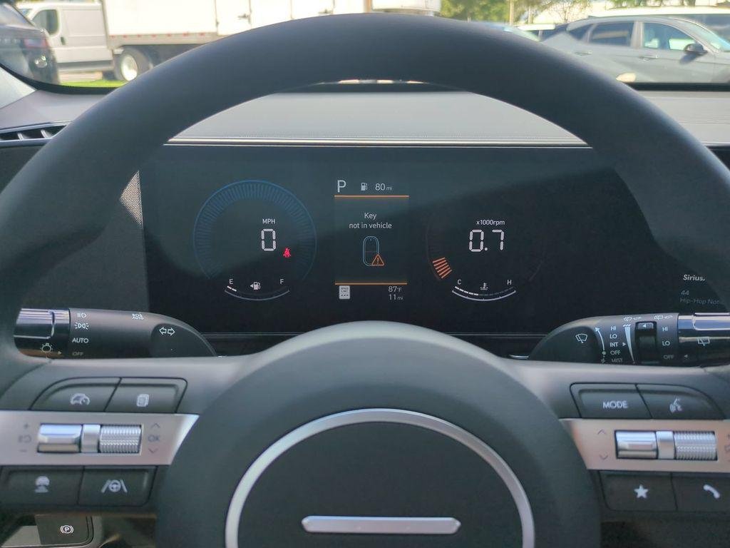 New 2027 Gray Hyundai SE FWD image 32
