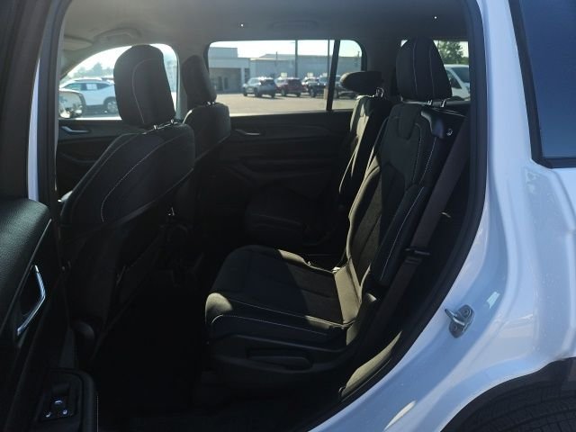 Used 2024 White Jeep Laredo image 13