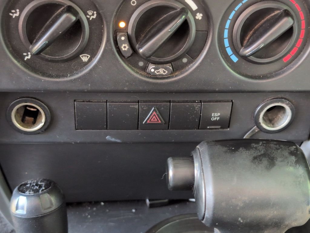 Used 2008 Green Jeep X image 15