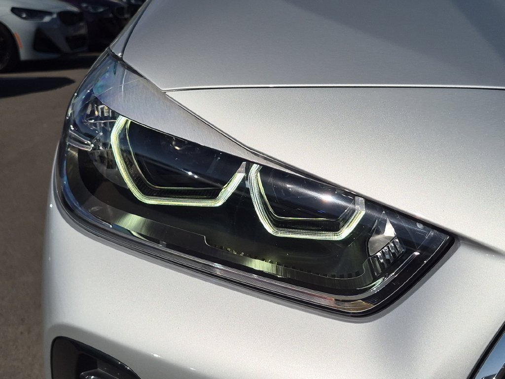 Used 2022 Silver BMW sDrive28i image 24